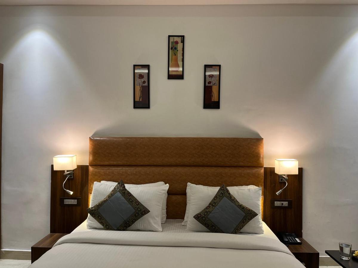 Hotel Kalawati Palace فاراناسي المظهر الخارجي الصورة