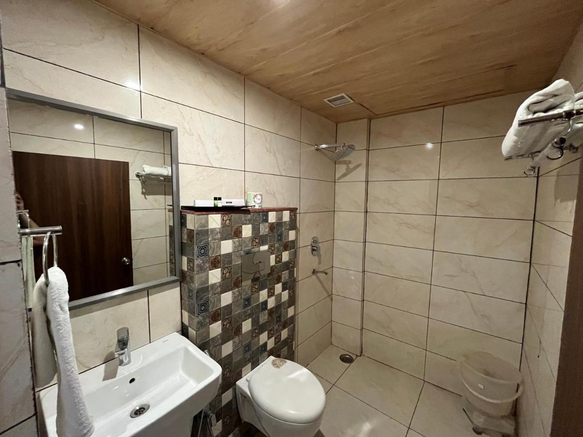Hotel Kalawati Palace فاراناسي المظهر الخارجي الصورة